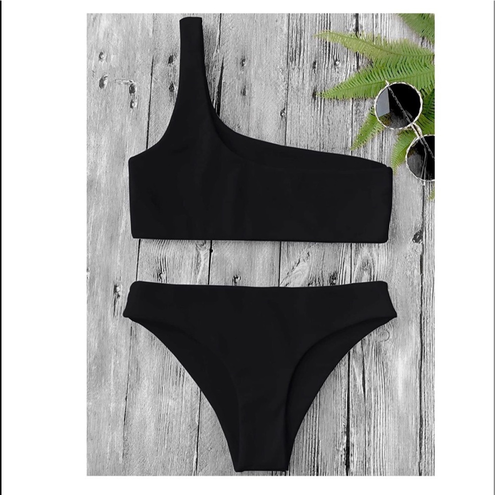 One shoulder two piece bikini